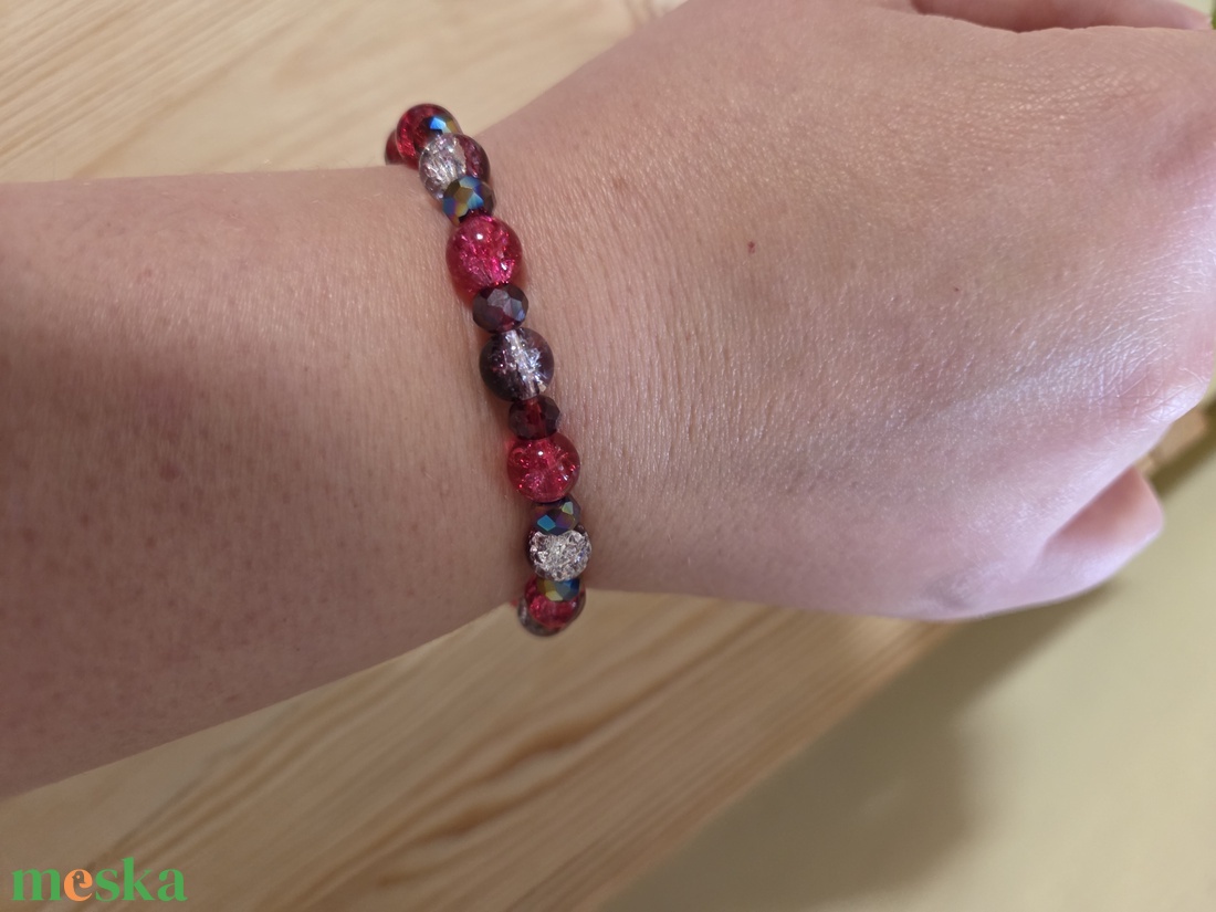 Piros gyöngyös karkötő  - ékszer - karkötő - gyöngyös karkötő - Meska.hu