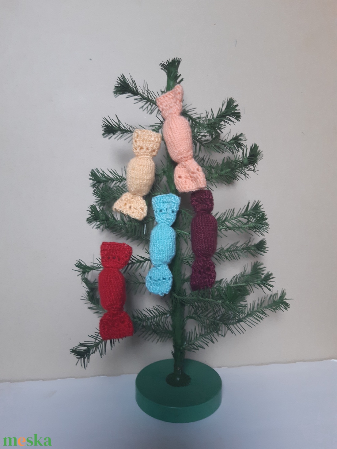 Horgolt, kötött szaloncukor több színben, karácsonyi asztaldísz - karácsony - adventi díszek - adventi asztaldísz - Meska.hu Horgolt, kötött szaloncukor több színben, karácsonyi asztaldísz - karácsony - adventi díszek - adventi asztaldísz - Meska.hu