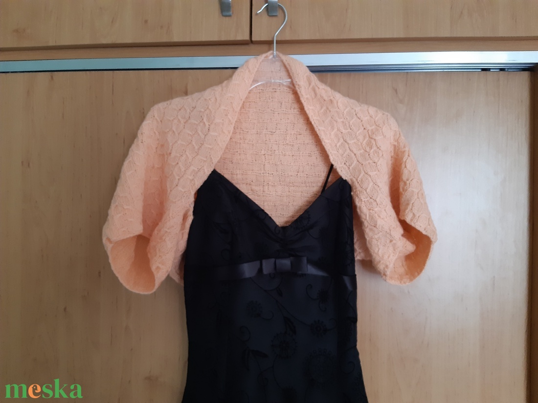 Kézzel kötött bolero, vállmelegítő - esküvő - kiegészítők - bolero és válltakaró - Meska.hu Kézzel kötött bolero, vállmelegítő - esküvő - kiegészítők - bolero és válltakaró - Meska.hu