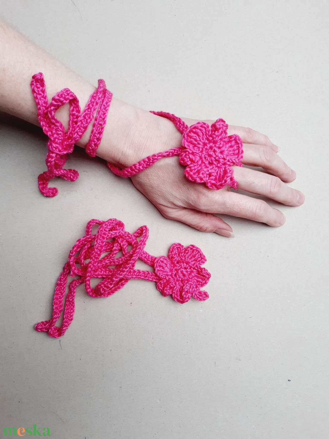 horgolt kézdísz, babalábdísz - esküvő - meghívó & kártya - koszorúslány felkérő - Meska.hu