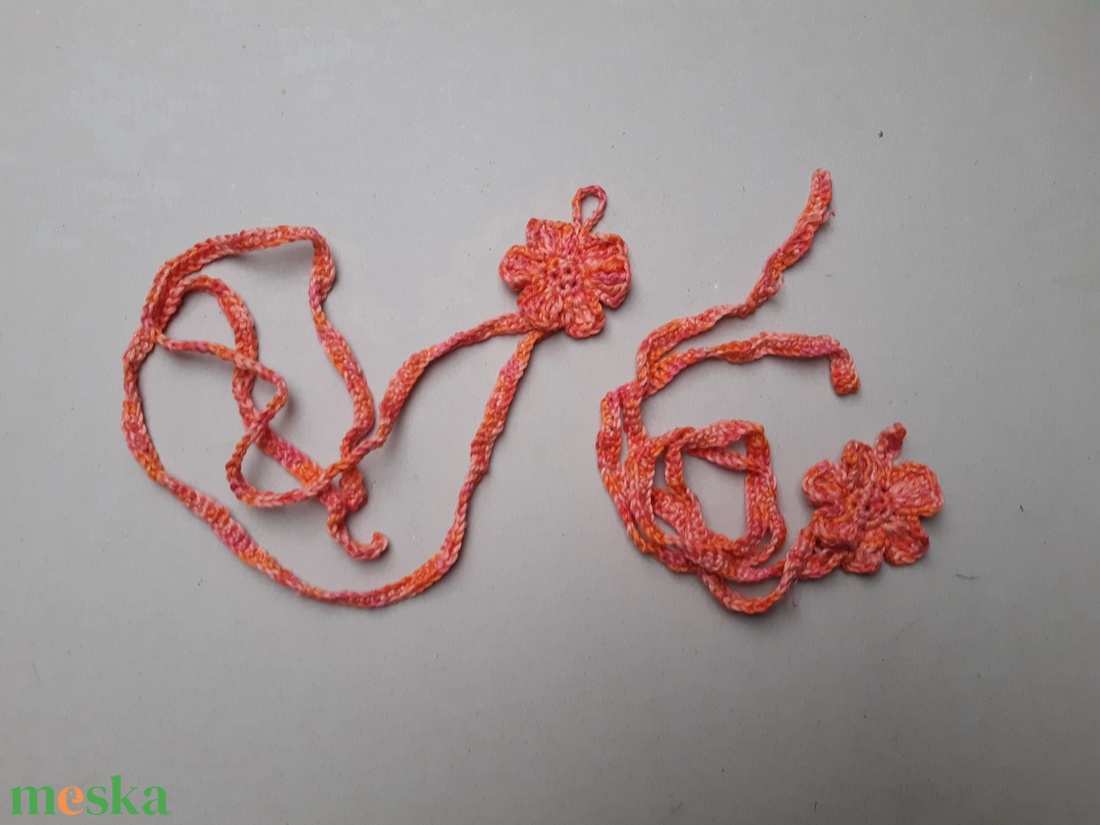 Kézzel horgolt babalábdísz, kézdísz - baba - mama - babafotózás - szett újszülött fotózásra - Meska.hu