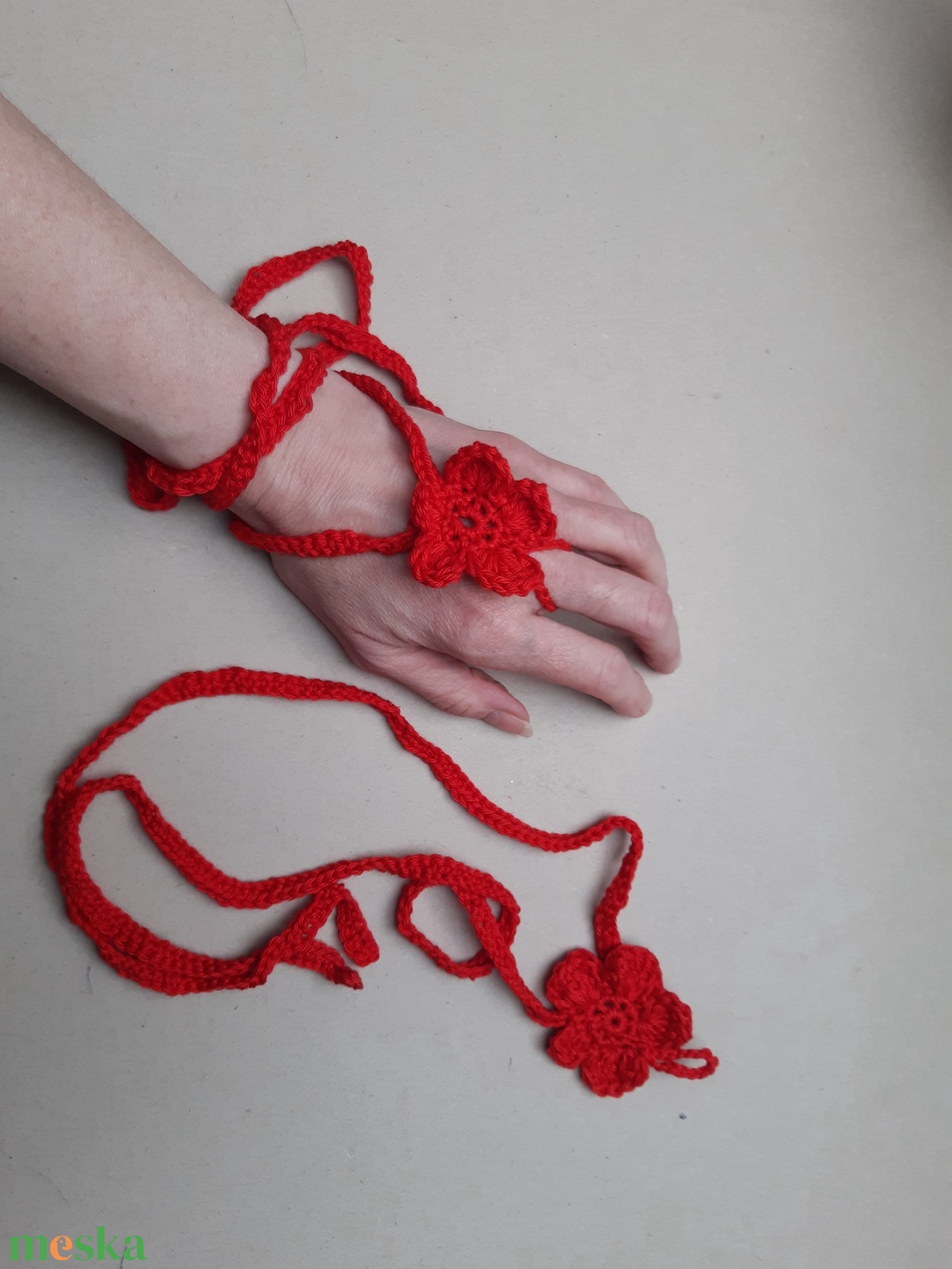 Kézzel horgolt babalábdísz, kézdísz - baba - mama - babaruházat - babacipő - Meska.hu