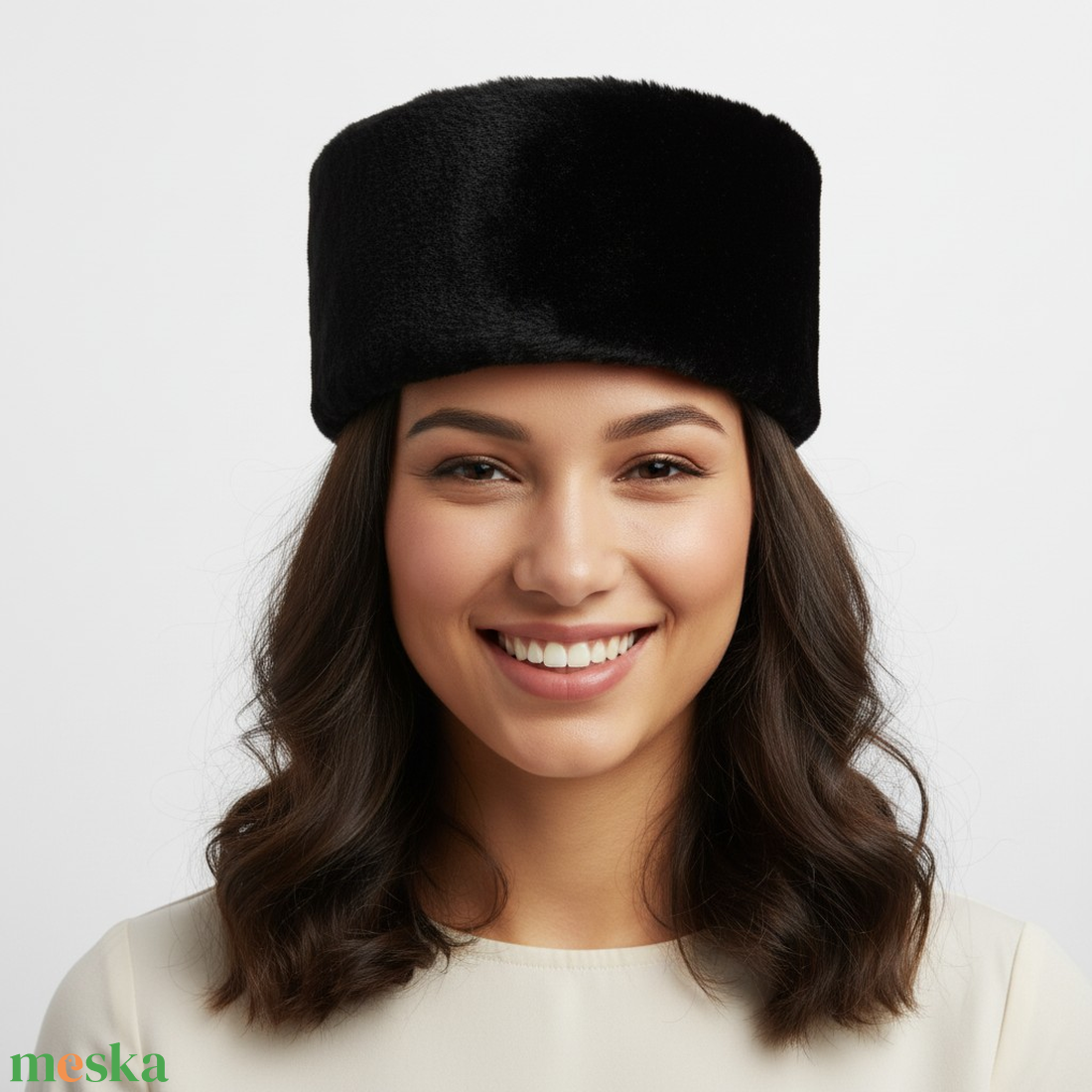 Téli bundás női sapka  - ruha & divat - sál, sapka, kendő - sapka - Meska.hu