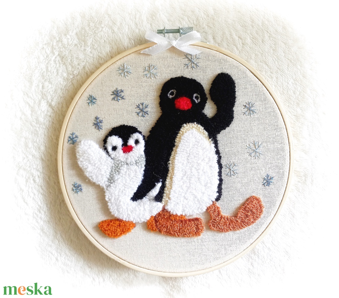 Pingu és kistestvére Pinga, gyerekszoba falikép  - hópelyhekkel - otthon & életmód - babaszoba, gyerekszoba - babaszoba dekoráció - Meska.hu