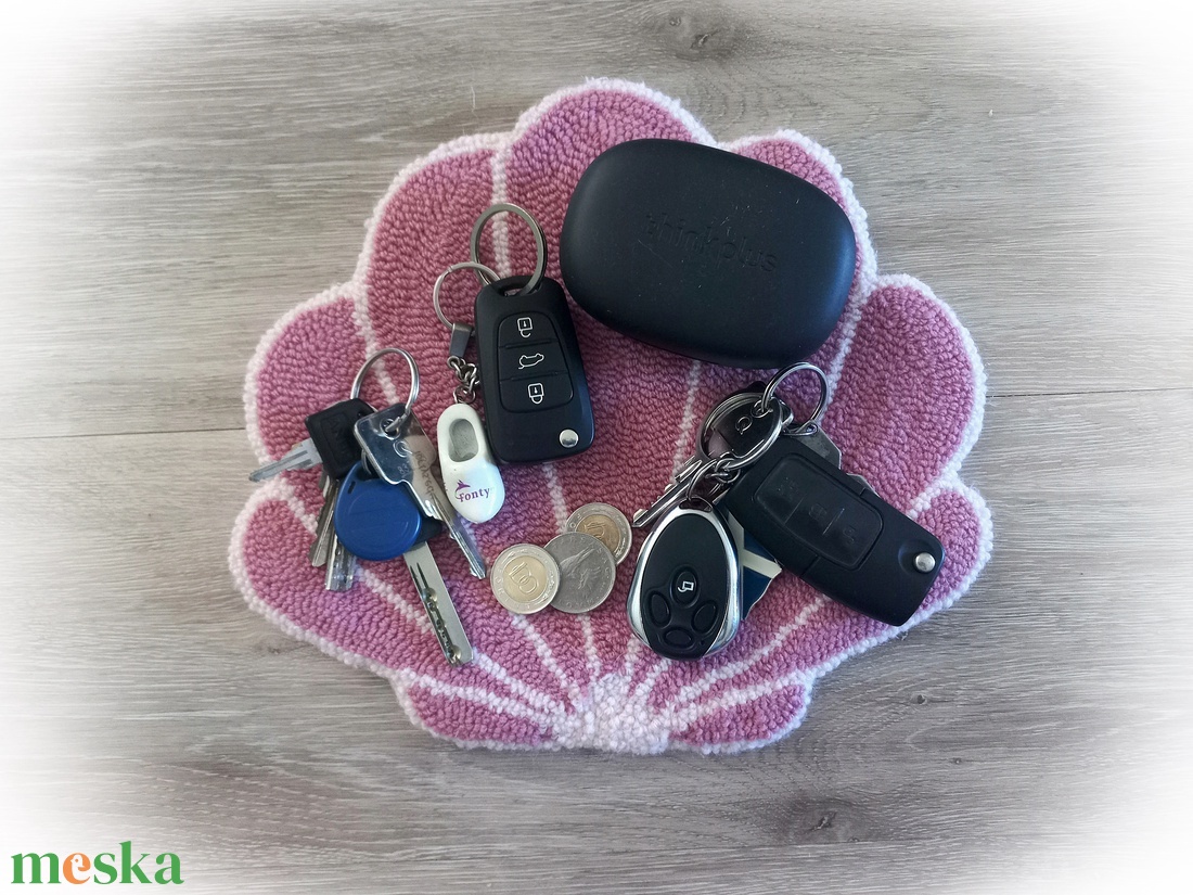 Kagyló alakú asztali szőnyeg, bútorvédő, ékszertartó, telefontartó, kulcstartó - otthon & életmód - dekoráció - asztal és polc dekoráció - asztaldísz - Meska.hu Kagyló alakú asztali szőnyeg, bútorvédő, ékszertartó, telefontartó, kulcstartó - otthon & életmód - dekoráció - asztal és polc dekoráció - asztaldísz - Meska.hu