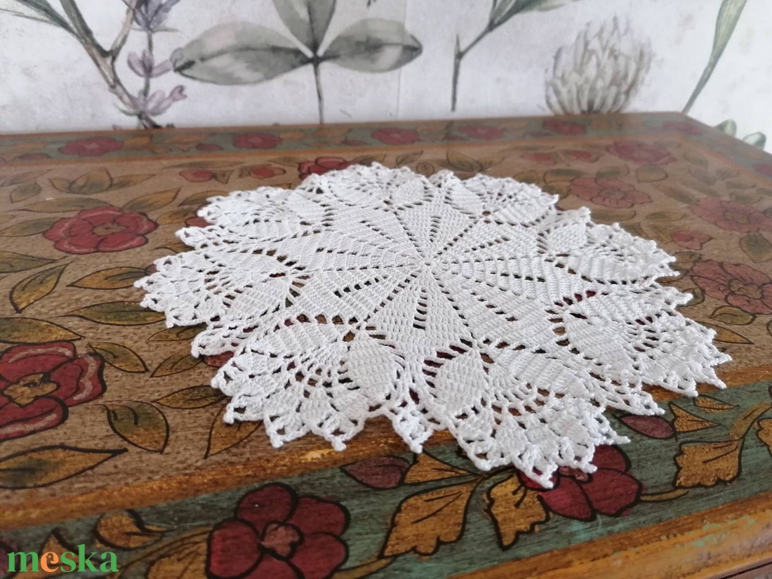 Csodaszép horgolt terítő - otthon & életmód - dekoráció - asztal és polc dekoráció - horgolt & csipketerítő - Meska.hu