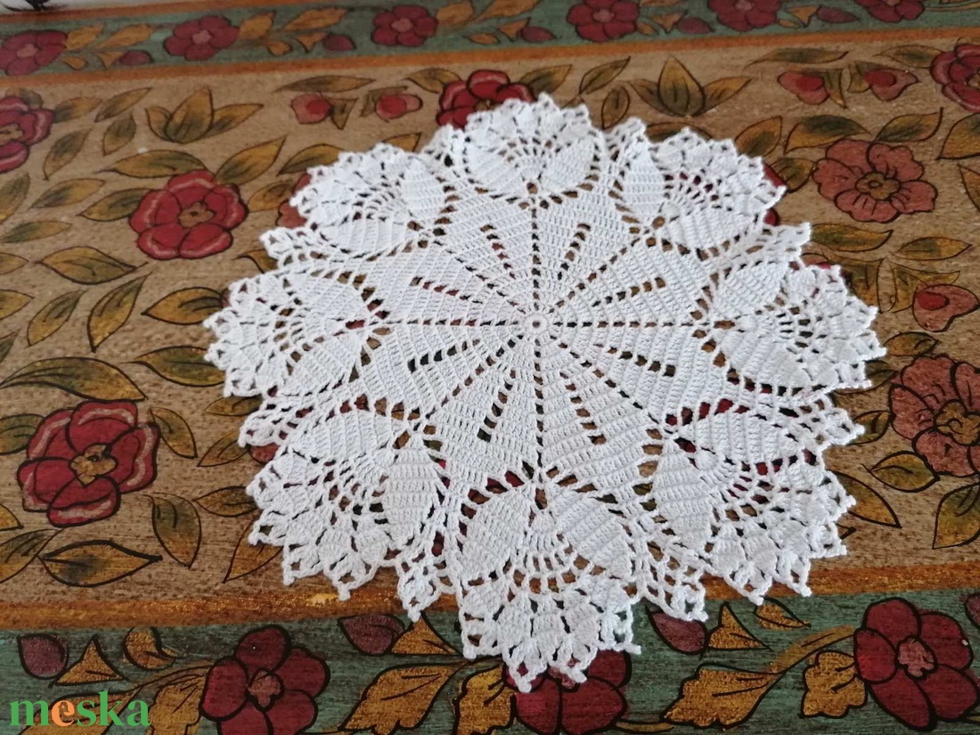 Csodaszép horgolt terítő - otthon & életmód - dekoráció - asztal és polc dekoráció - horgolt & csipketerítő - Meska.hu