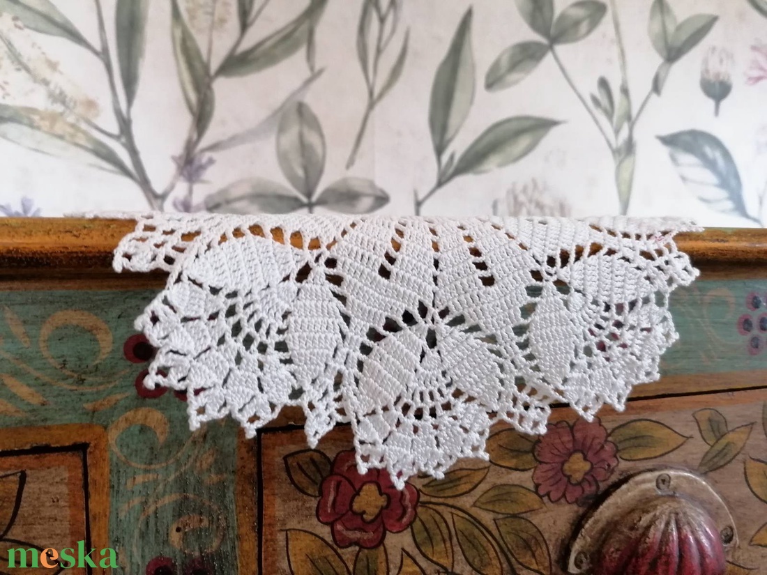 Csodaszép horgolt terítő - otthon & életmód - dekoráció - asztal és polc dekoráció - horgolt & csipketerítő - Meska.hu
