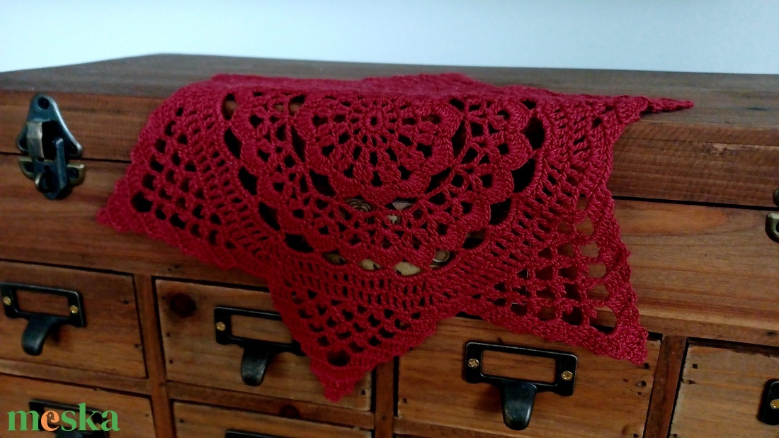 Bordó horgolt karácsonyi csillag - otthon & életmód - dekoráció - asztal és polc dekoráció - horgolt & csipketerítő - Meska.hu