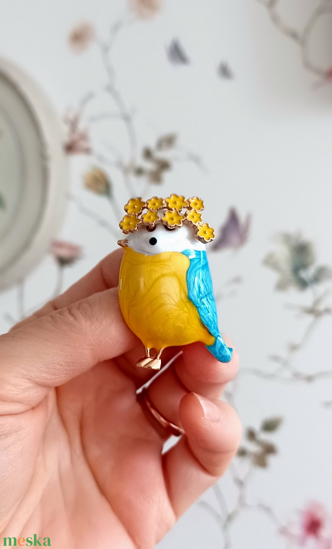 Gyönyörű zománcozott madárka kitűző  - ékszer - kitűző és bross - Meska.hu