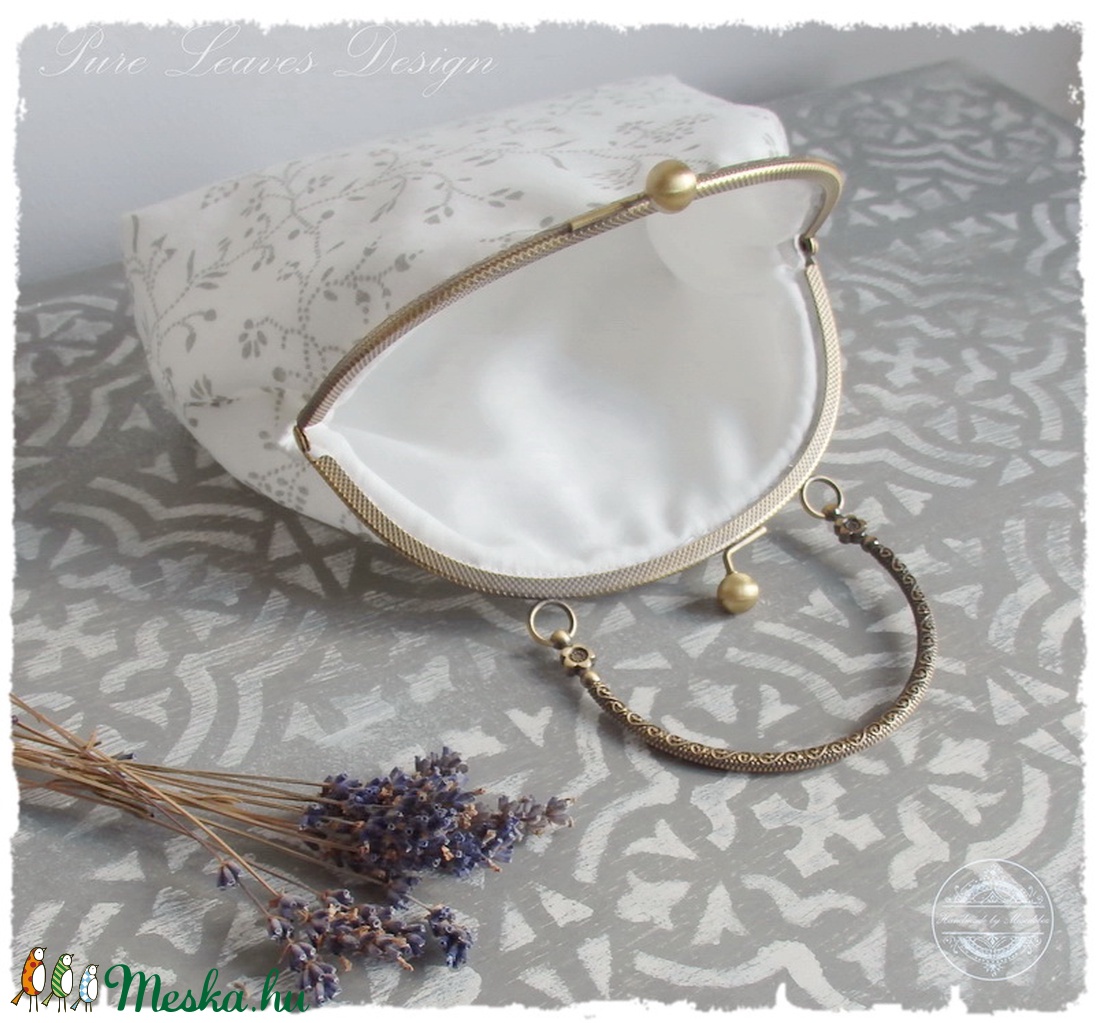 Fehér virágos, esküvői táska, kis kézitáska - tavaszra, nyárra -  - Meska.hu