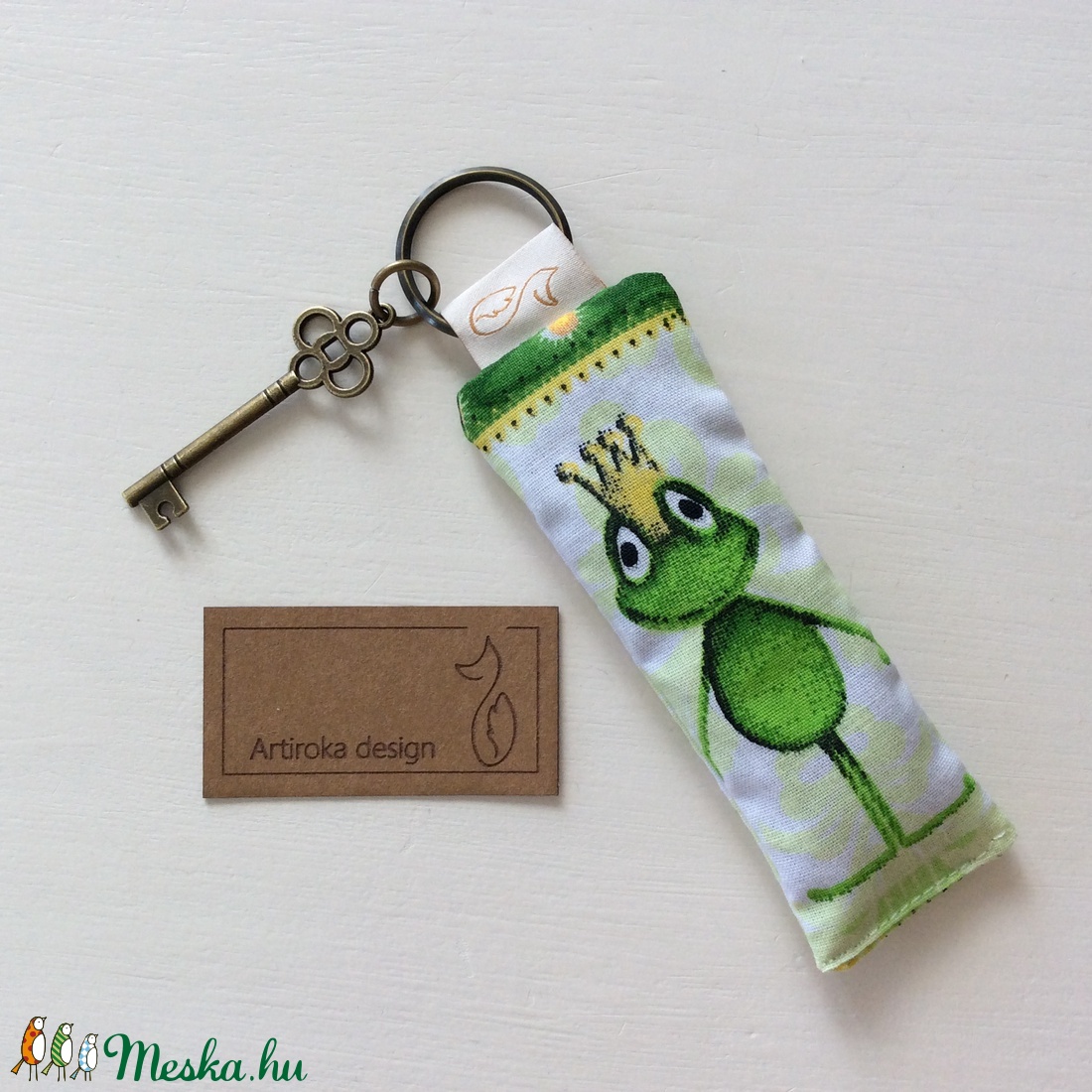 Béka Breki virággal a szájában - kulcstartó kis kulcs dísszel - Artiroka design - - Meska.hu Béka Breki virággal a szájában - kulcstartó kis kulcs dísszel - Artiroka design - - Meska.hu