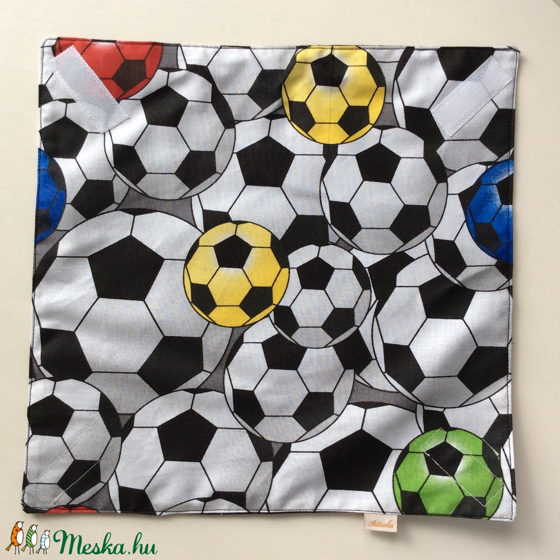 ÖKO szalvéta, szendvics - uzsonna csomagoló, focilabda mintával,  vízhatlan belsővel / NoWaste -  - Meska.hu