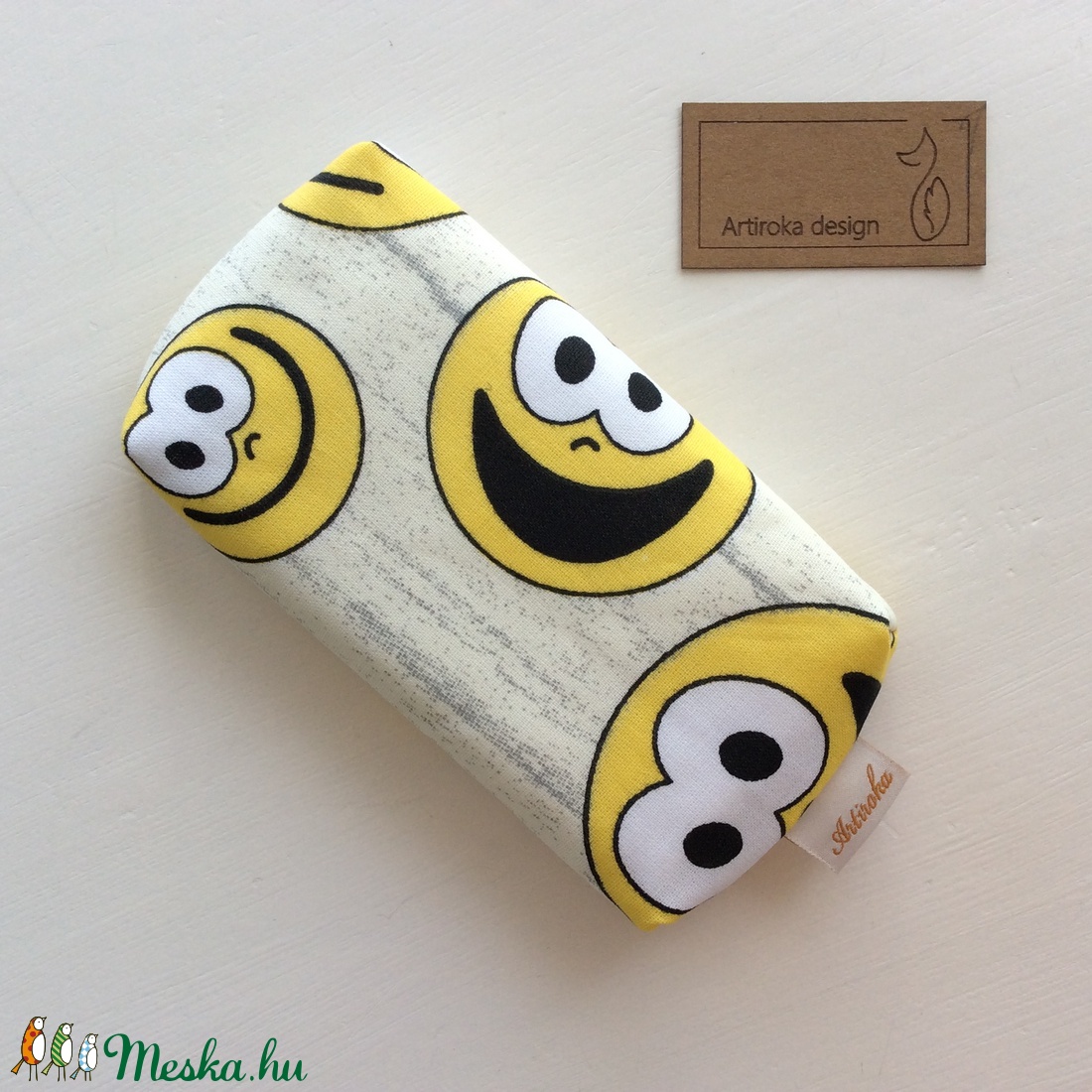 Mosoly mintás bélelt papírzsebkendő tartó - Artiroka design - táska & tok - pénztárca & más tok - zsebkendőtartó tok - Meska.hu Mosoly mintás bélelt papírzsebkendő tartó - Artiroka design - táska & tok - pénztárca & más tok - zsebkendőtartó tok - Meska.hu