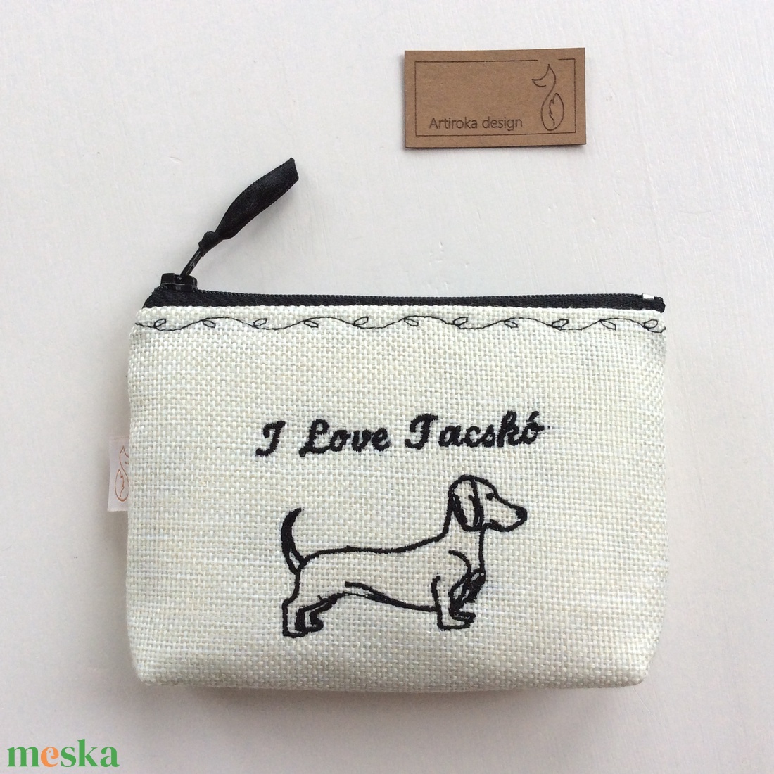 I Love Tacskó - hímzett irattartó pénztárca, natúr színben - Artiroka design - táska & tok - pénztárca & más tok - kártyatartó & irattartó - Meska.hu I Love Tacskó - hímzett irattartó pénztárca, natúr színben - Artiroka design - táska & tok - pénztárca & más tok - kártyatartó & irattartó - Meska.hu