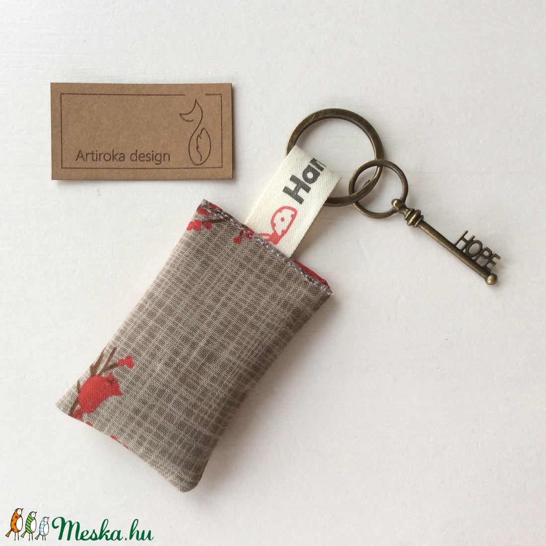 Piros Madárkás kulcstartó levendulával töltve, HOPE feliratú kulcs dísszel - Artiroka design - - Meska.hu Piros Madárkás kulcstartó levendulával töltve, HOPE feliratú kulcs dísszel - Artiroka design - - Meska.hu