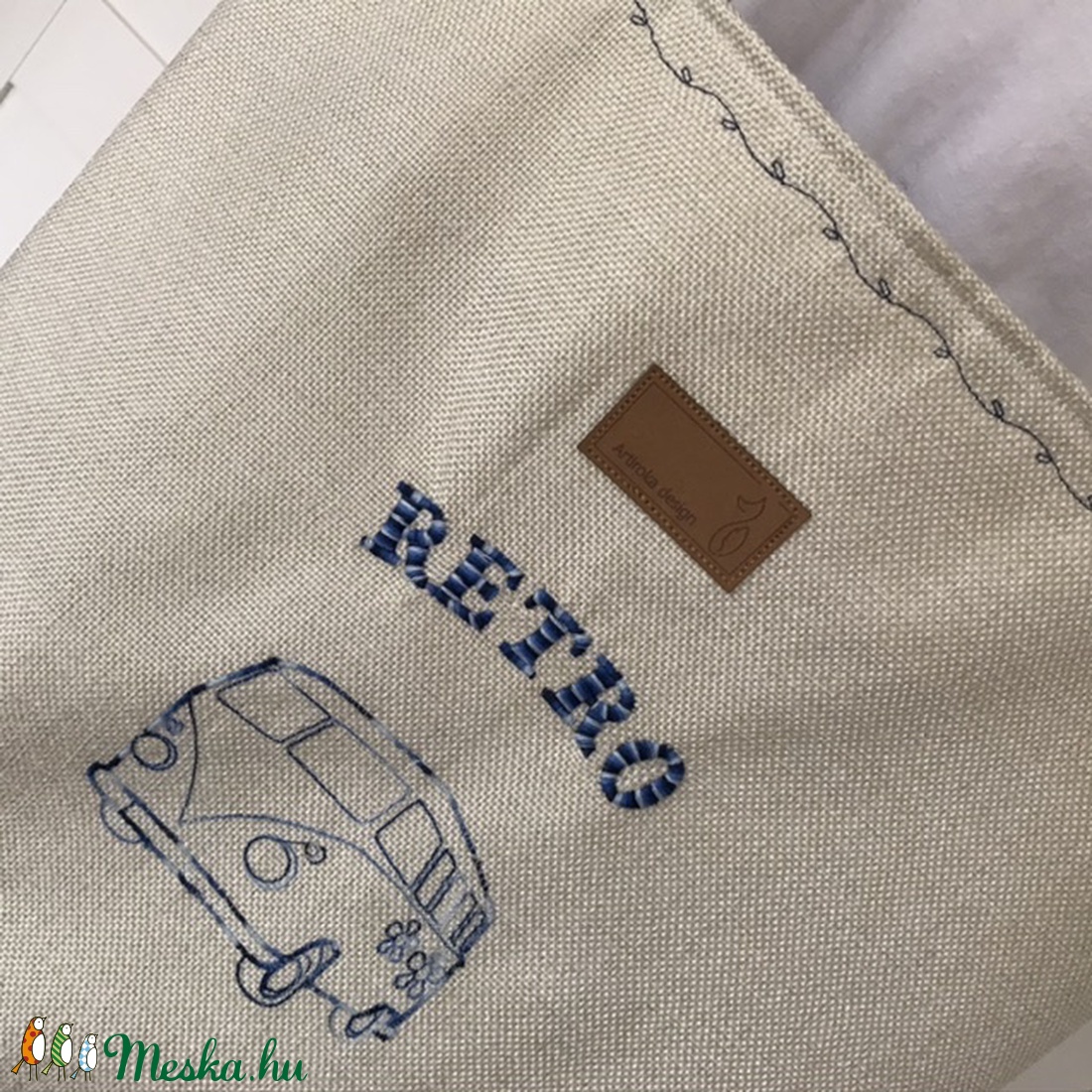 Hatalmas válltáska retro Volkswagen autó mintával - Artiroka design -  - Meska.hu