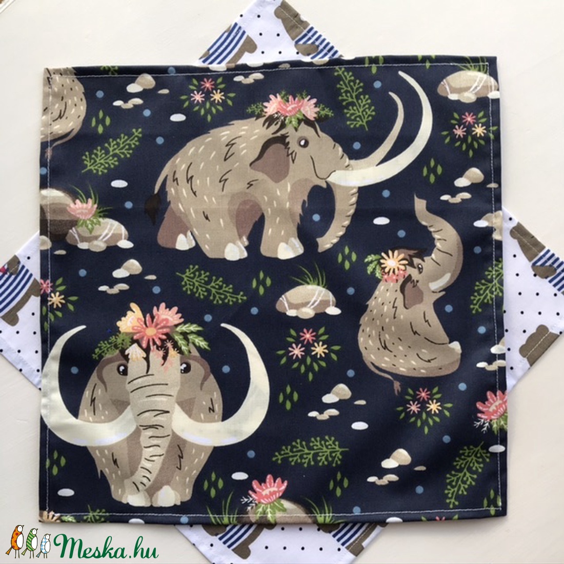 Mackó és Mamut mintás zsebkendő vagy szalvéta szett - Artiroka design - - Meska.hu Mackó és Mamut mintás zsebkendő vagy szalvéta szett - Artiroka design - - Meska.hu
