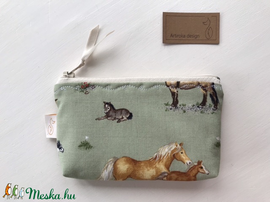 Ló mintás irattartó pénztárca - kisebb méretben - Artiroka design - táska & tok - pénztárca & más tok - pénztárca - Meska.hu Ló mintás irattartó pénztárca - kisebb méretben - Artiroka design - táska & tok - pénztárca & más tok - pénztárca - Meska.hu