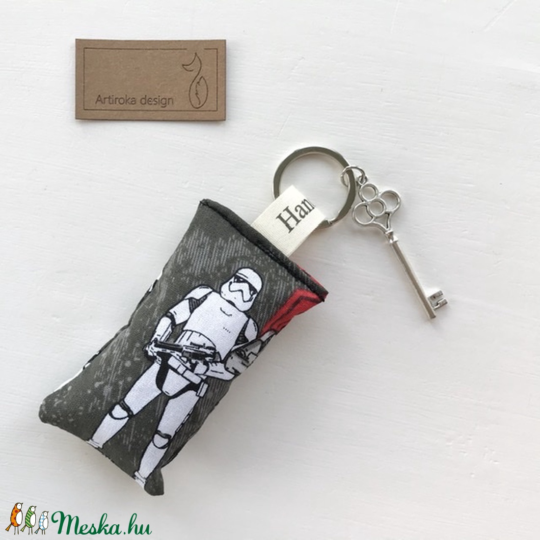 Star Wars mintás kulcstartó vintage kulccsal - Artiroka design - - Meska.hu Star Wars mintás kulcstartó vintage kulccsal - Artiroka design - - Meska.hu