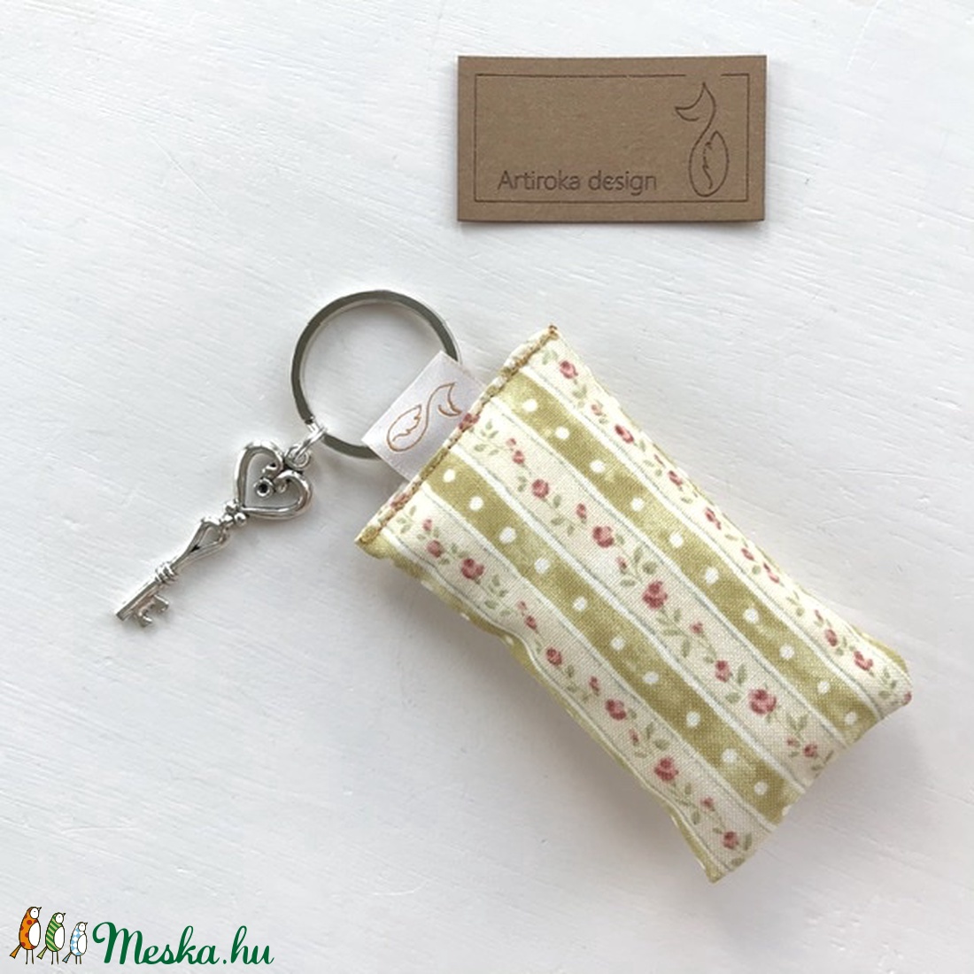 Rózsás kulcstartó kis vintage kulccsal - Artiroka design - - Meska.hu Rózsás kulcstartó kis vintage kulccsal - Artiroka design - - Meska.hu