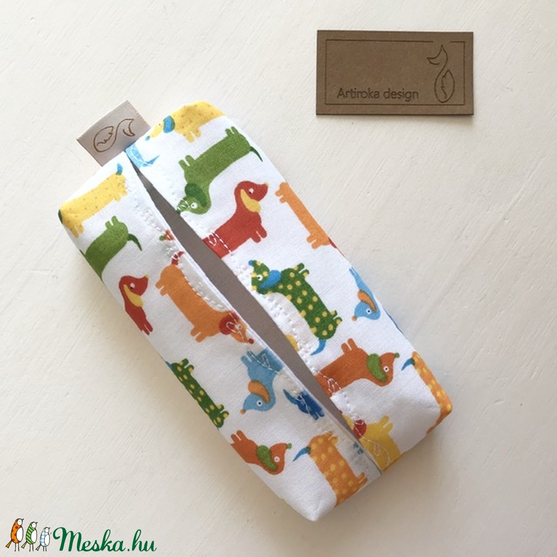 Színes tacskó mintás bélelt papírzsebkendő tartó - Artiroka design - táska & tok - pénztárca & más tok - zsebkendőtartó tok - Meska.hu