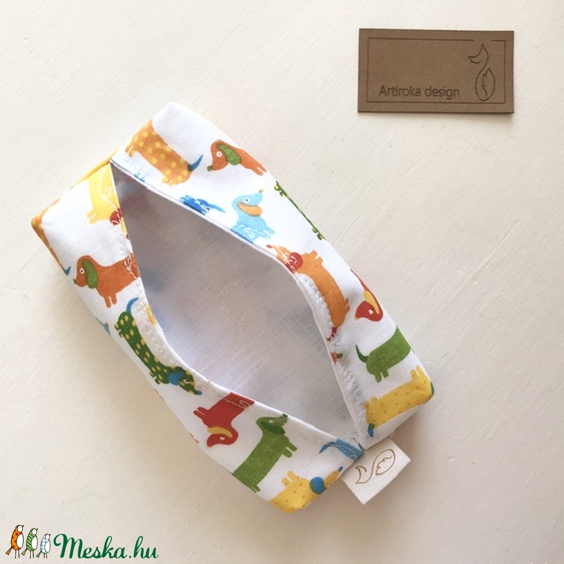 Színes tacskó mintás bélelt papírzsebkendő tartó - Artiroka design -  - Meska.hu