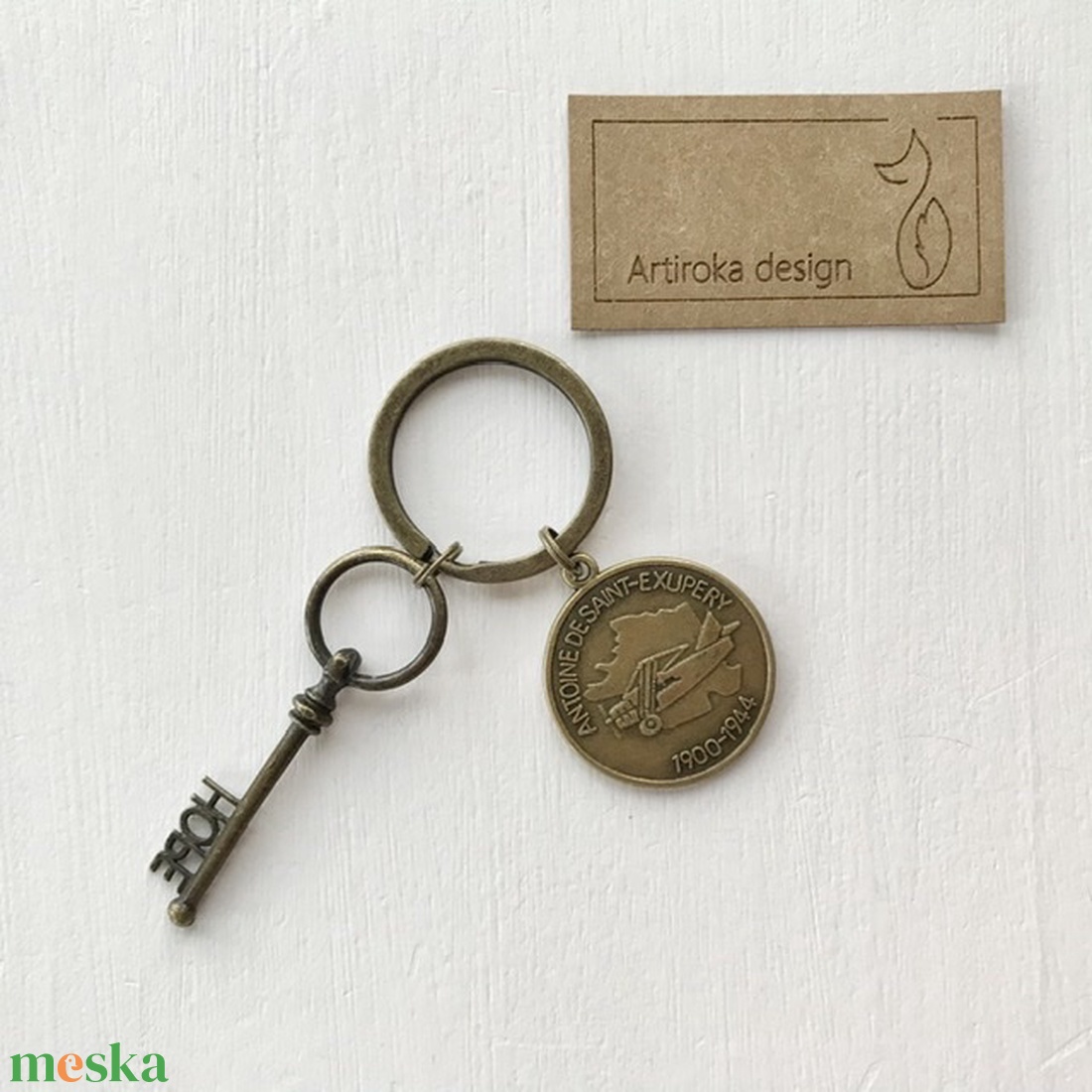 Kis herceg mintás egyedi kulcstartó Vintage kulcs medállal - Artiroka design - ékszer - nyaklánc - medál - Meska.hu Kis herceg mintás egyedi kulcstartó Vintage kulcs medállal - Artiroka design - ékszer - nyaklánc - medál - Meska.hu