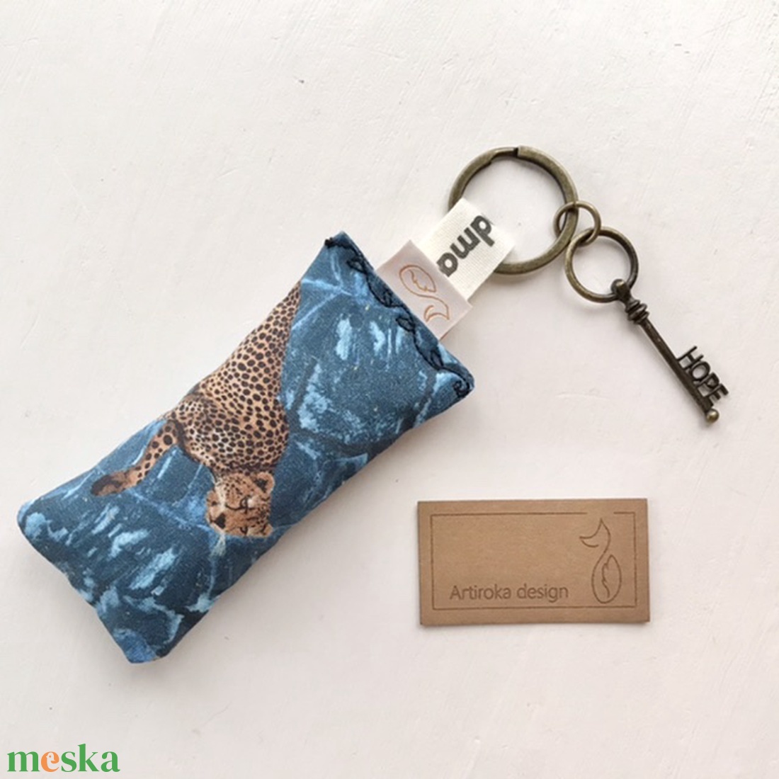 Leopárd mintás kulcstartó kis vintage kulccsal - Hope kulcs medállal - Artiroka design - táska & tok - kulcstartó & táskadísz - kulcstartó - Meska.hu Leopárd mintás kulcstartó kis vintage kulccsal - Hope kulcs medállal - Artiroka design - táska & tok - kulcstartó & táskadísz - kulcstartó - Meska.hu