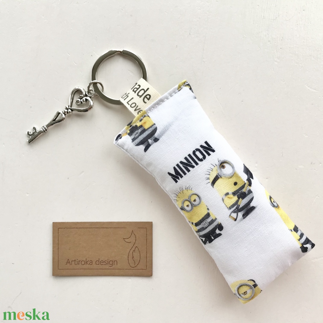 AKCIÓ - Minyon mintás egyedi kulcstartó - Artiroka design - táska & tok - kulcstartó & táskadísz - kulcstartó - Meska.hu AKCIÓ - Minyon mintás egyedi kulcstartó - Artiroka design - táska & tok - kulcstartó & táskadísz - kulcstartó - Meska.hu