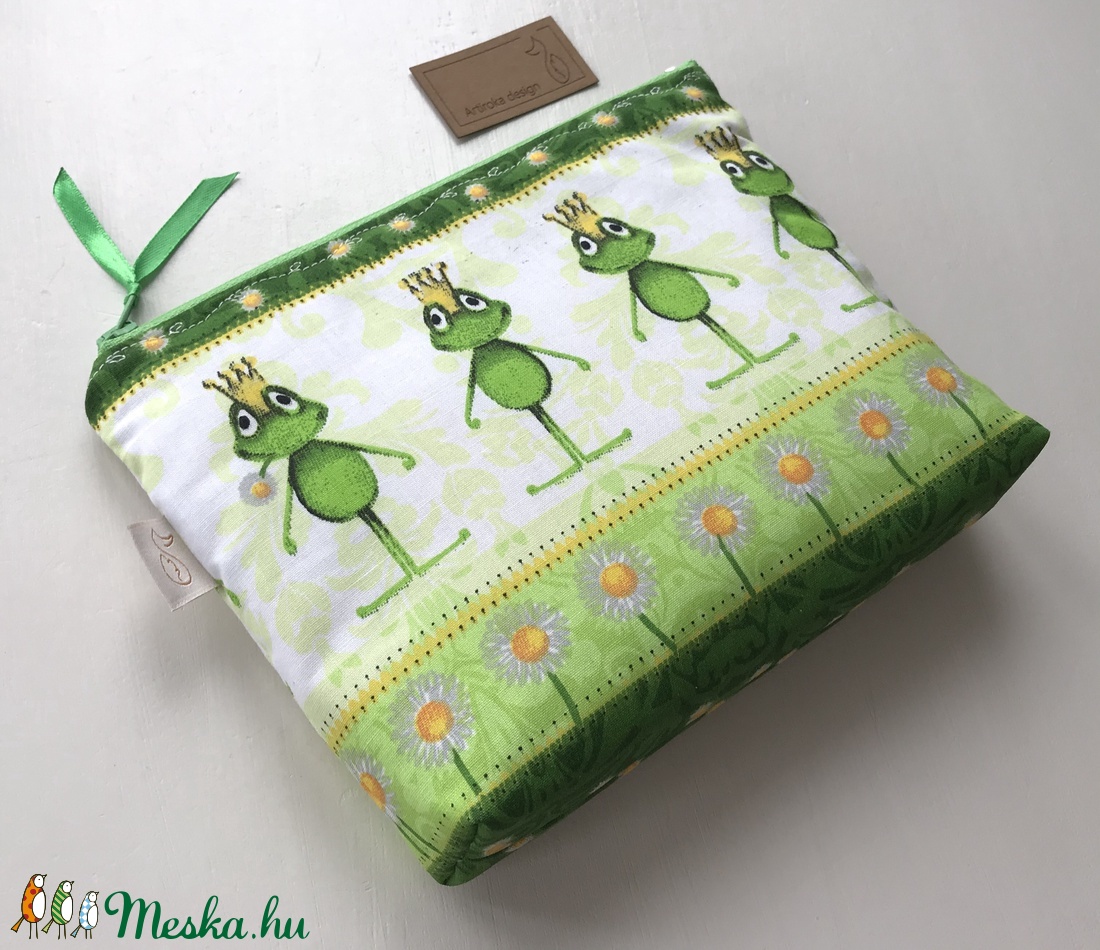 Béka királyos irattartó neszesszer, tolltartó, szemüvegtok, kozmetikai táska - Artiroka design - táska & tok - neszesszer - Meska.hu Béka királyos irattartó neszesszer, tolltartó, szemüvegtok, kozmetikai táska - Artiroka design - táska & tok - neszesszer - Meska.hu