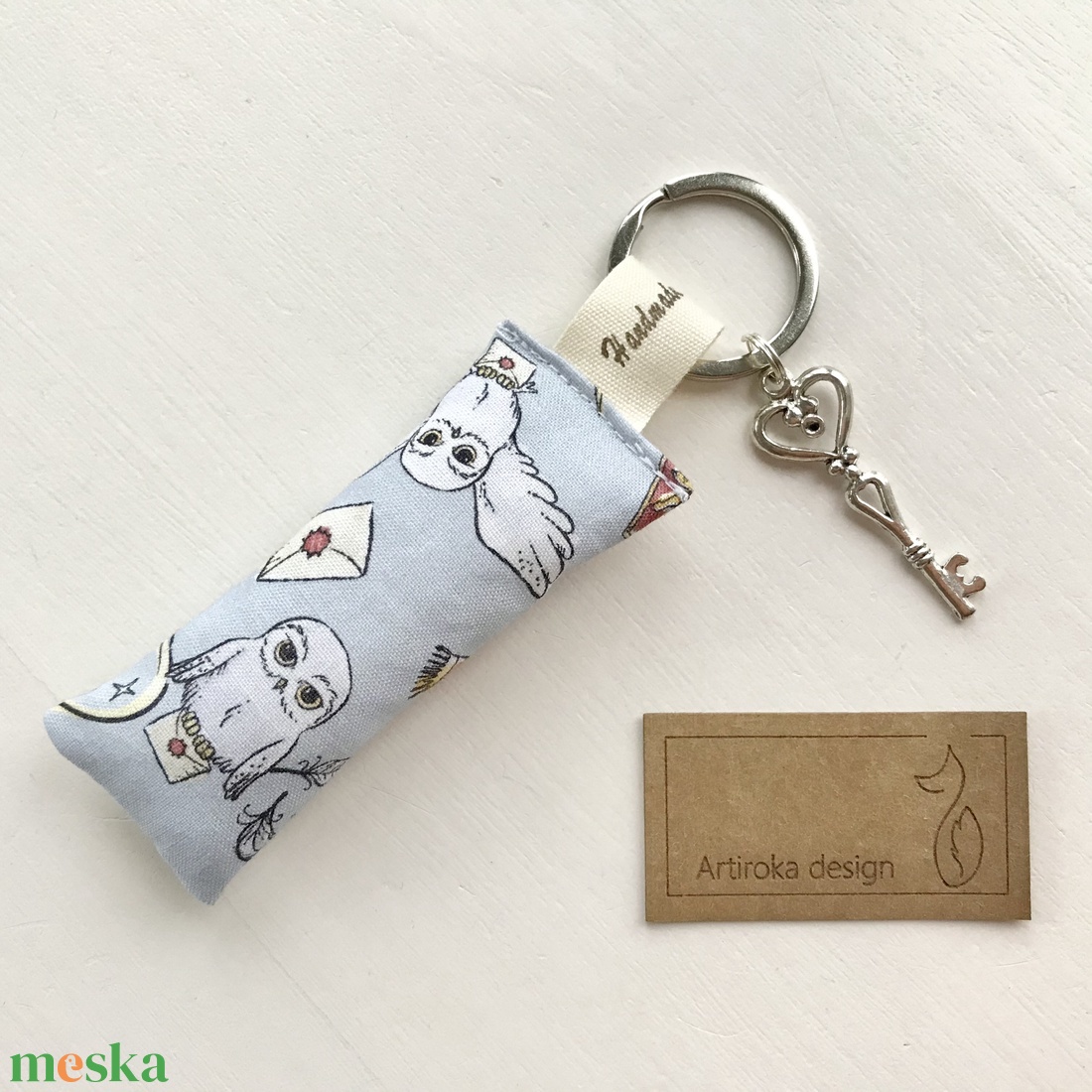 Hedvig bagoly a Harry Potter könyvből - kulcstartó, kis vintage kulccsal - Artiroka design - táska & tok - kulcstartó & táskadísz - kulcstartó - Meska.hu Hedvig bagoly a Harry Potter könyvből - kulcstartó, kis vintage kulccsal - Artiroka design - táska & tok - kulcstartó & táskadísz - kulcstartó - Meska.hu