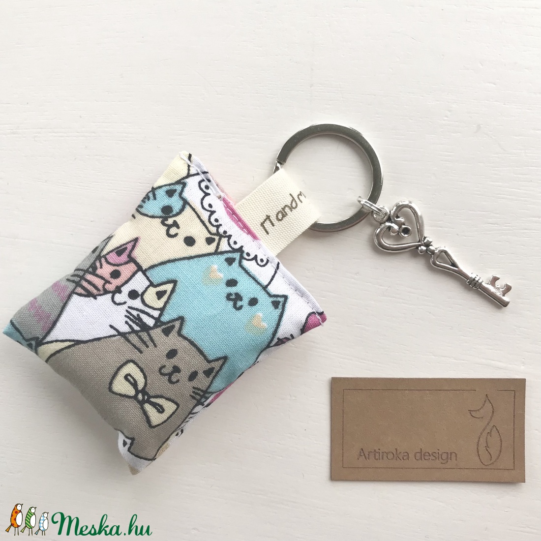 Cica mintás vidám kulcstartó + vintage kulcs - Artiroka design - táska & tok - kulcstartó & táskadísz - kulcstartó - Meska.hu Cica mintás vidám kulcstartó + vintage kulcs - Artiroka design - táska & tok - kulcstartó & táskadísz - kulcstartó - Meska.hu