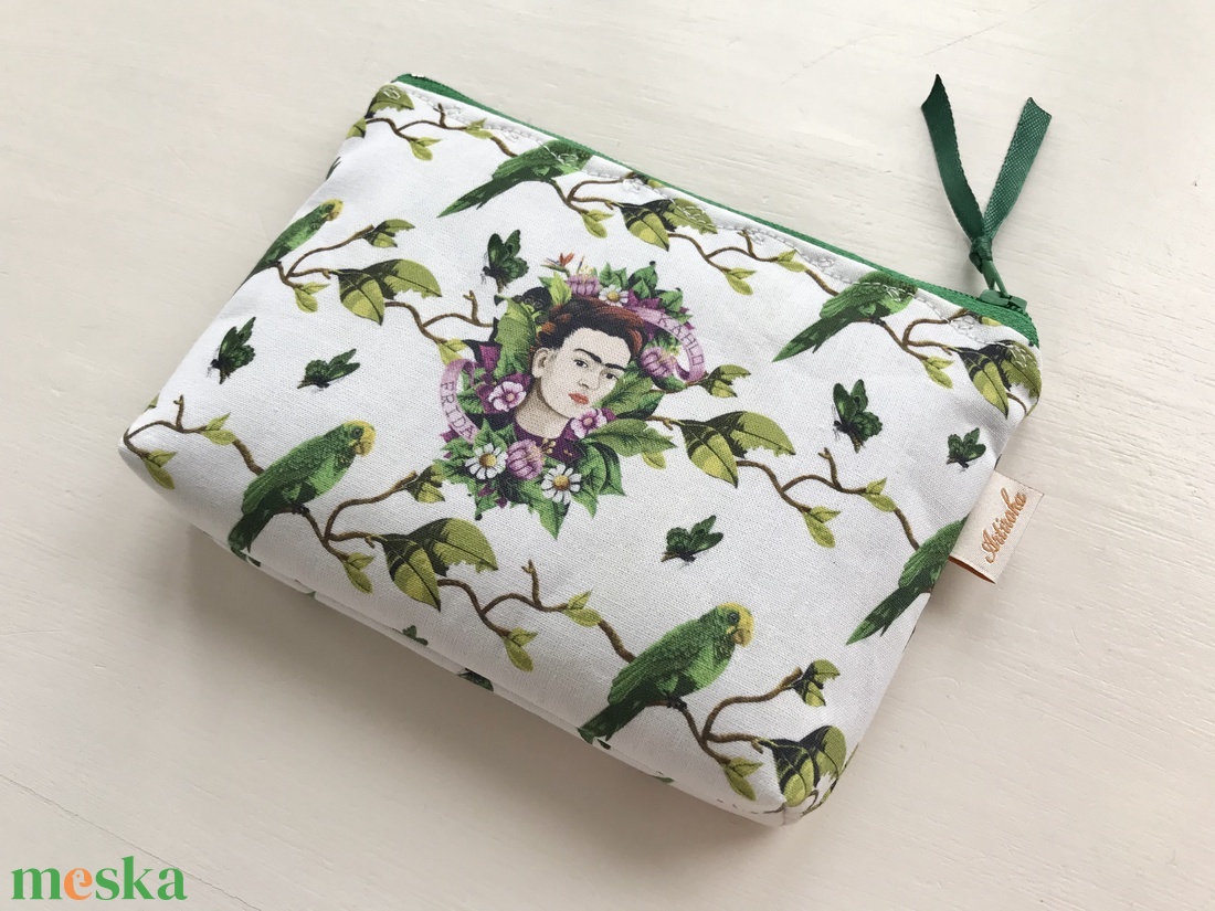 Frida Kahlo mintás irattartó pénztárca - Spanyol papagáj - Artiroka design - táska & tok - pénztárca & más tok - pénztárca - Meska.hu Frida Kahlo mintás irattartó pénztárca - Spanyol papagáj - Artiroka design - táska & tok - pénztárca & más tok - pénztárca - Meska.hu
