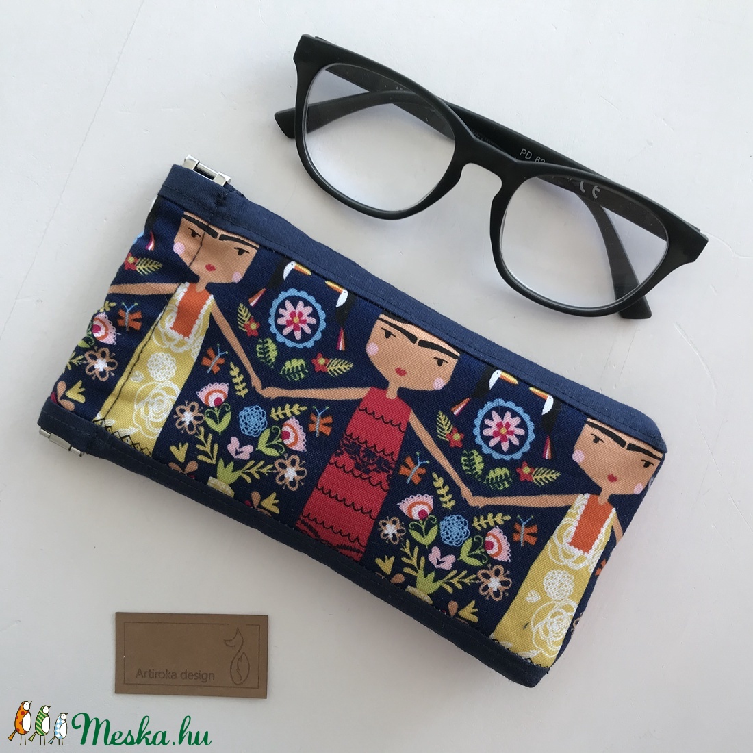 Frida Kahlo mintás szemüvegtok pikk-pakk zárral - egyedi megrendelés - Artiroka design - táska & tok - pénztárca & más tok - szemüvegtok - Meska.hu Frida Kahlo mintás szemüvegtok pikk-pakk zárral - egyedi megrendelés - Artiroka design - táska & tok - pénztárca & más tok - szemüvegtok - Meska.hu