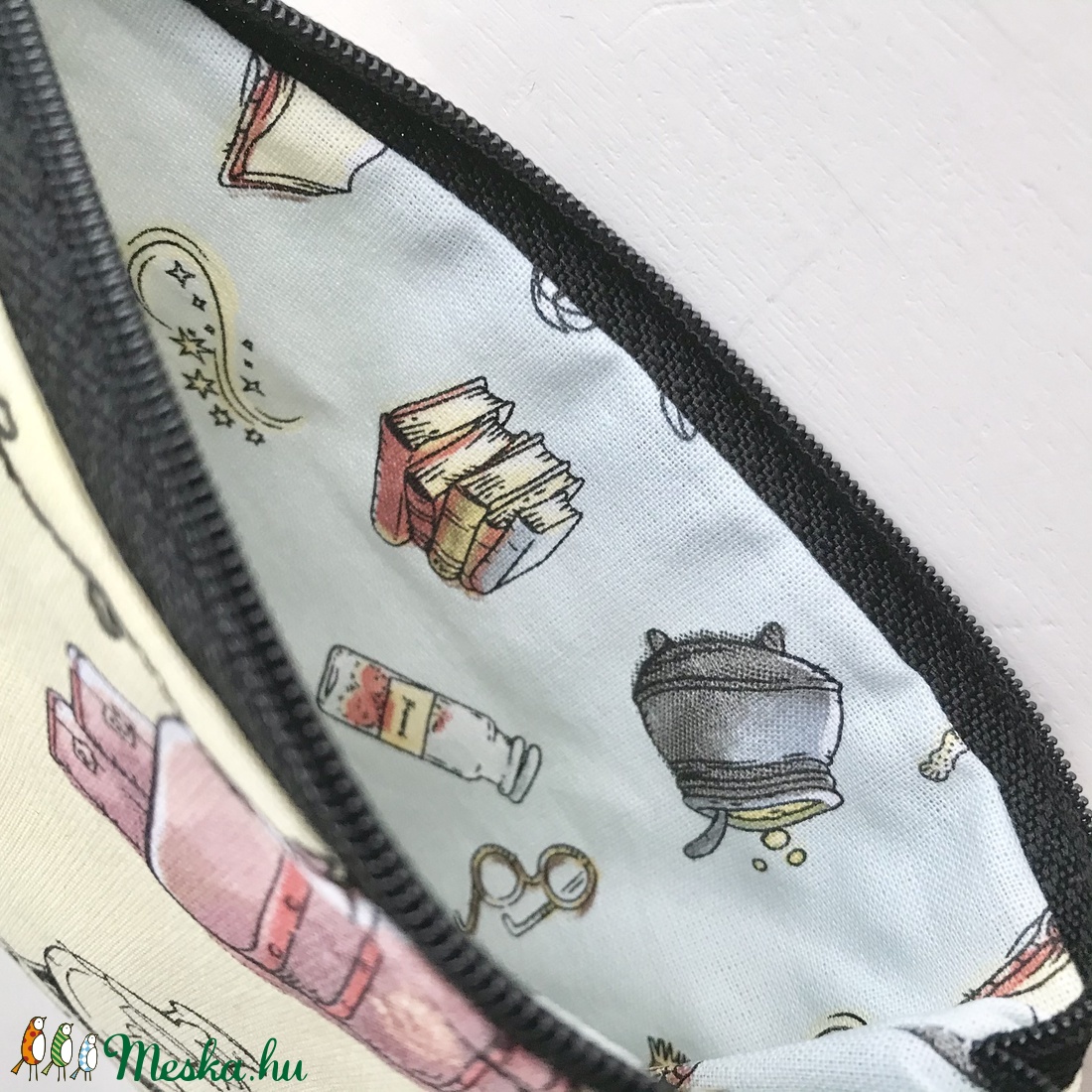 Harry Potter, Hogwarts Expressz mintás prémium irattartó pénztárca, neszesszer - 9 3/4 vágány - Artiroka design - táska & tok - pénztárca & más tok - pénztárca - Meska.hu Harry Potter, Hogwarts Expressz mintás prémium irattartó pénztárca, neszesszer - 9 3/4 vágány - Artiroka design - táska & tok - pénztárca & más tok - pénztárca - Meska.hu