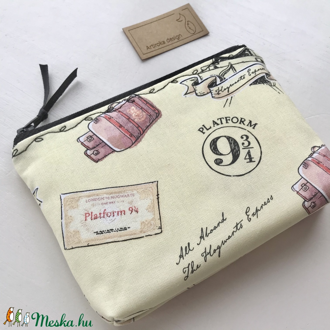 Harry Potter, Hogwarts Expressz mintás prémium irattartó pénztárca, neszesszer - 9 3/4 vágány - Artiroka design - táska & tok - pénztárca & más tok - pénztárca - Meska.hu Harry Potter, Hogwarts Expressz mintás prémium irattartó pénztárca, neszesszer - 9 3/4 vágány - Artiroka design - táska & tok - pénztárca & más tok - pénztárca - Meska.hu