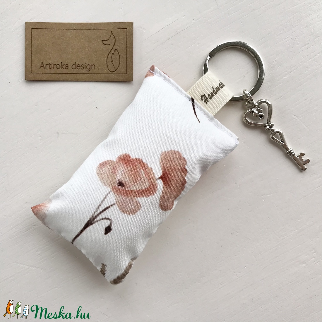 Pipacs virág mintás, egyedi kulcstartó, vintage kulcs dísszel - Artiroka design - táska & tok - kulcstartó & táskadísz - kulcstartó - Meska.hu Pipacs virág mintás, egyedi kulcstartó, vintage kulcs dísszel - Artiroka design - táska & tok - kulcstartó & táskadísz - kulcstartó - Meska.hu