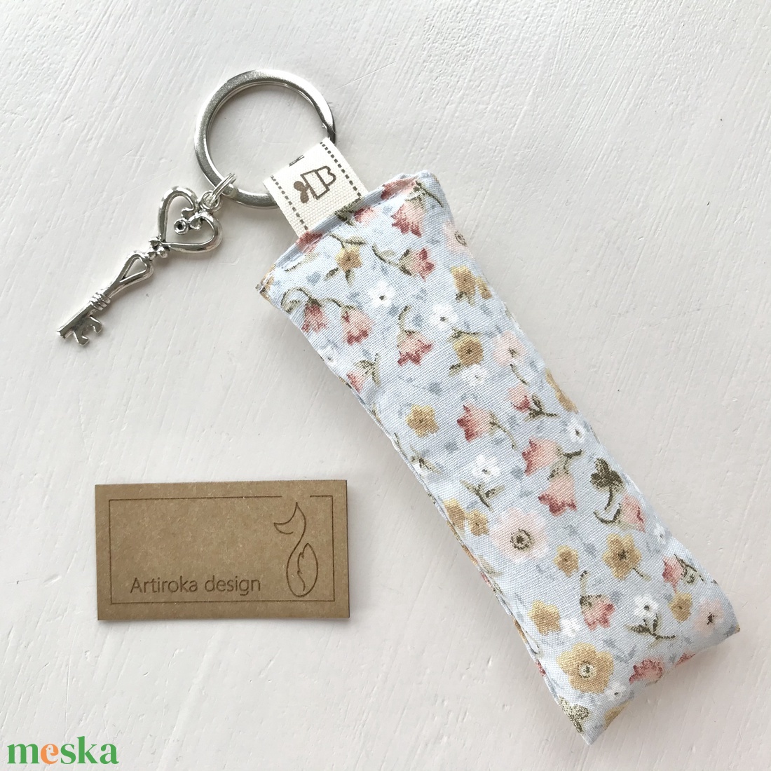 Virágos rét, egyedi kulcstartó, vintage kulcs dísszel - Artiroka design - táska & tok - kulcstartó & táskadísz - kulcstartó - Meska.hu Virágos rét, egyedi kulcstartó, vintage kulcs dísszel - Artiroka design - táska & tok - kulcstartó & táskadísz - kulcstartó - Meska.hu