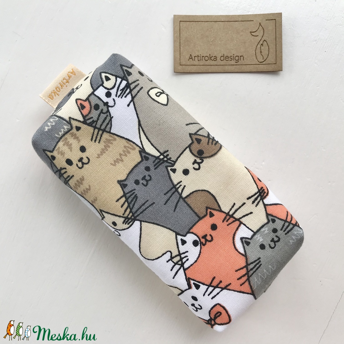 Fekete cica mintás bélelt papírzsebkendő tartó - Artiroka design - táska & tok - pénztárca & más tok - zsebkendőtartó tok - Meska.hu