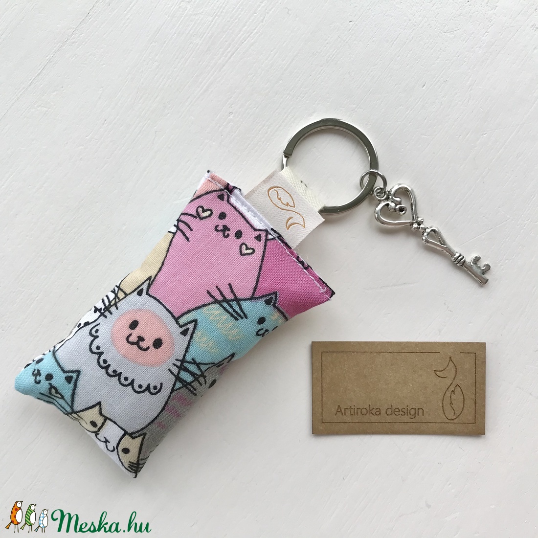 Cica mintás vidám kulcstartó + vintage kulcs - Artiroka design - táska & tok - kulcstartó & táskadísz - Meska.hu Cica mintás vidám kulcstartó + vintage kulcs - Artiroka design - táska & tok - kulcstartó & táskadísz - Meska.hu
