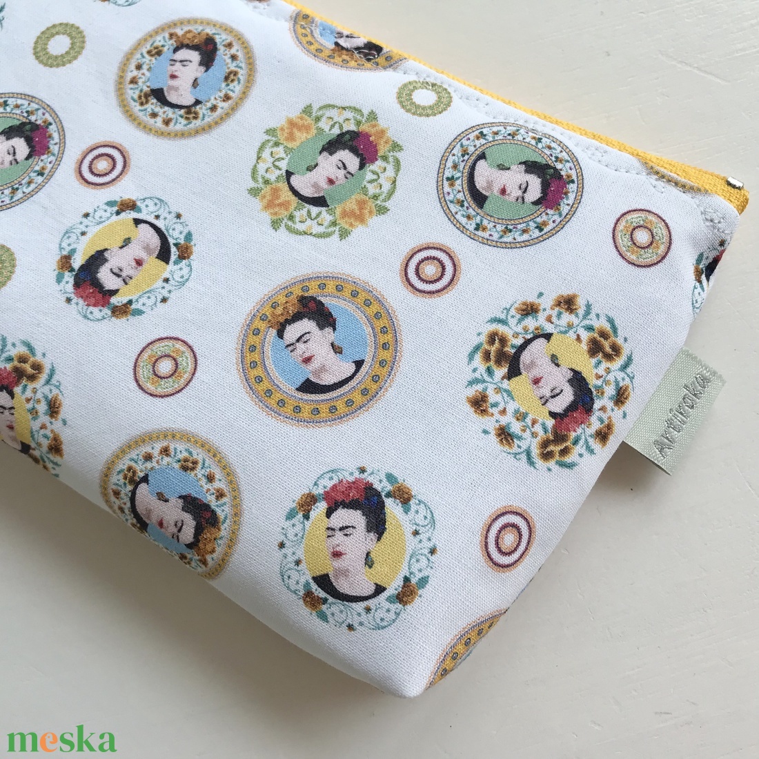 Frida Kahlo mintás neszesszer, nasi tartó, uzsonna tasak - Artiroka design - ovi- és sulikezdés - uzsonna- & ebéd tartó - szendvics csomagoló - Meska.hu Frida Kahlo mintás neszesszer, nasi tartó, uzsonna tasak - Artiroka design - ovi- és sulikezdés - uzsonna- & ebéd tartó - szendvics csomagoló - Meska.hu