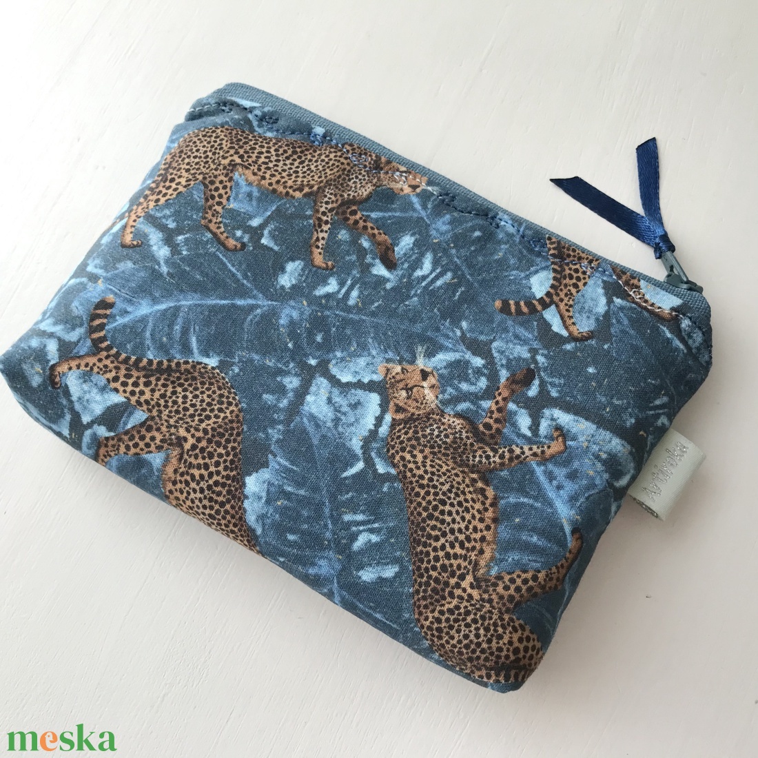 Leopárd mintás irattartó pénztárca kék színben - Artiroka design - táska & tok - pénztárca & más tok - pénztárca - Meska.hu Leopárd mintás irattartó pénztárca kék színben - Artiroka design - táska & tok - pénztárca & más tok - pénztárca - Meska.hu