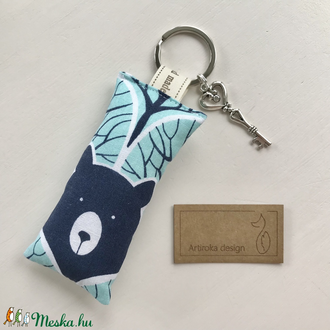 Róka vagy Mackó úr az erdőben, türkiz színű kulcstartó + vintage kulcs - Artiroka design - táska & tok - kulcstartó & táskadísz - kulcstartó - Meska.hu Róka vagy Mackó úr az erdőben, türkiz színű kulcstartó + vintage kulcs - Artiroka design - táska & tok - kulcstartó & táskadísz - kulcstartó - Meska.hu