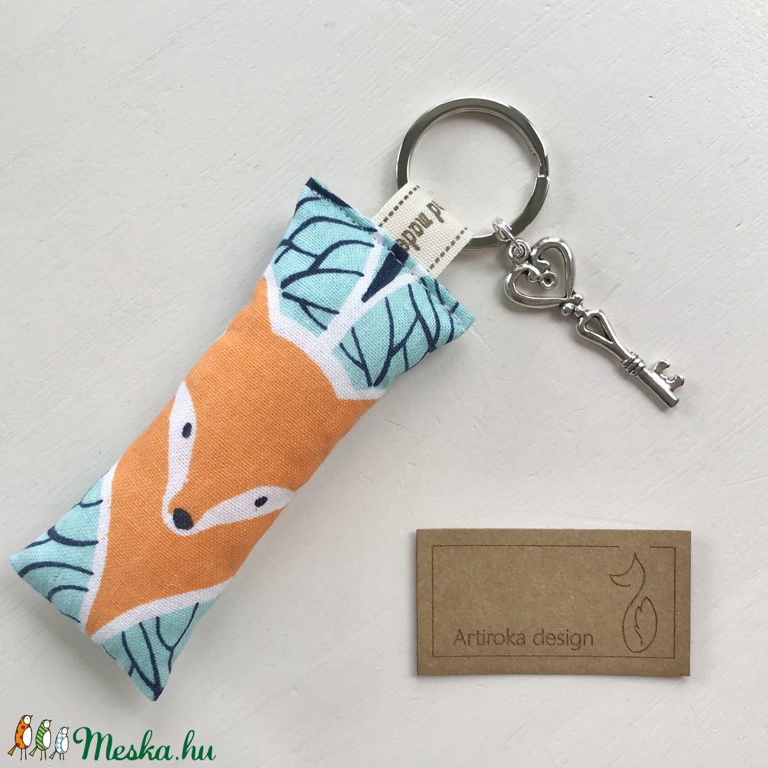 Róka vagy Mackó úr az erdőben, türkiz színű kulcstartó + vintage kulcs - Artiroka design - táska & tok - kulcstartó & táskadísz - kulcstartó - Meska.hu Róka vagy Mackó úr az erdőben, türkiz színű kulcstartó + vintage kulcs - Artiroka design - táska & tok - kulcstartó & táskadísz - kulcstartó - Meska.hu