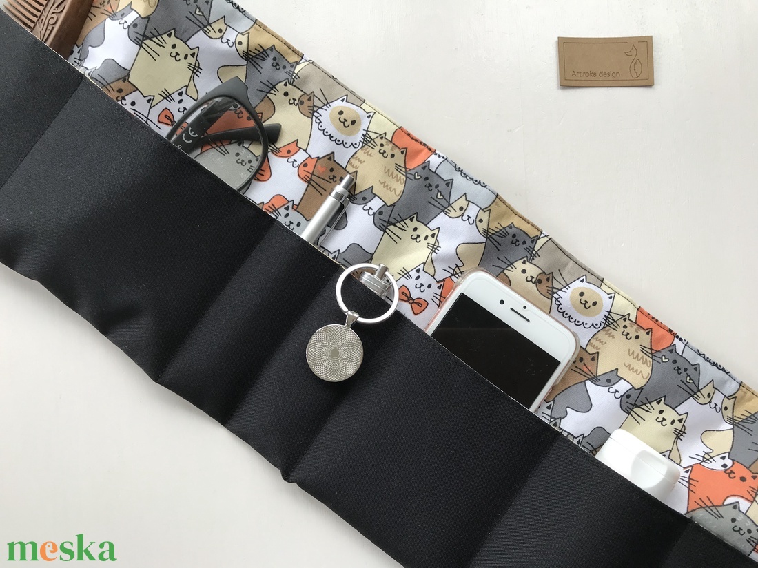 Fekete alapon cica mintás táskarendező, táska rendszerező - Artiroka design - táska & tok - kézitáska & válltáska - belső rendező - Meska.hu Fekete alapon cica mintás táskarendező, táska rendszerező - Artiroka design - táska & tok - kézitáska & válltáska - belső rendező - Meska.hu