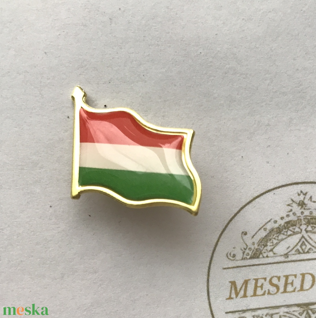 Kokárda kitűző - Nemzeti zászló - Mesedoboz - ékszer - kitűző és bross - kitűző - Meska.hu Kokárda kitűző - Nemzeti zászló - Mesedoboz - ékszer - kitűző és bross - kitűző - Meska.hu