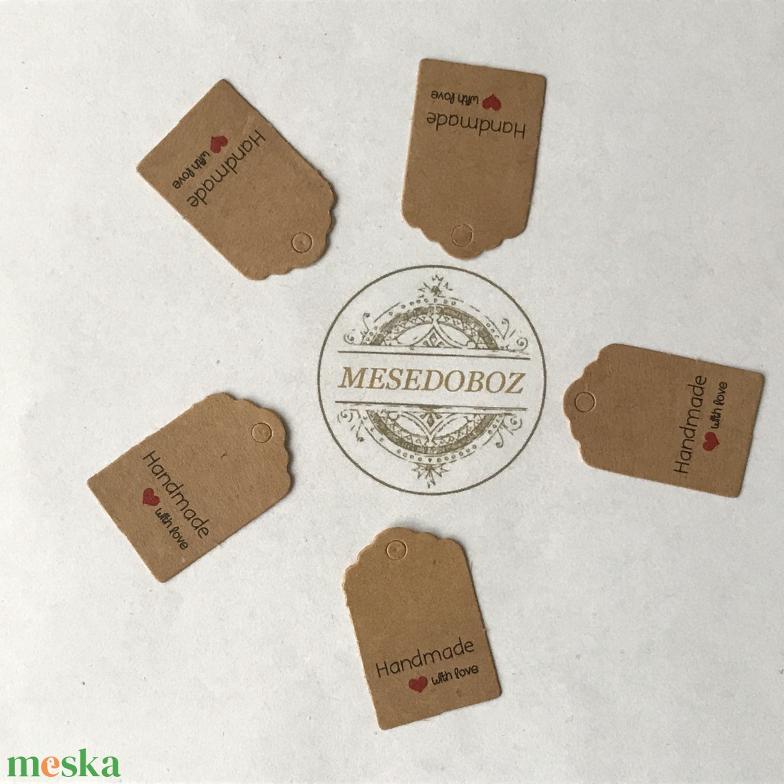 Kézzel készült, szeretettel címke, árcédula - újrahasznosított papírból - Mesedoboz - művészet - címkék, gyufásdobozok - Meska.hu