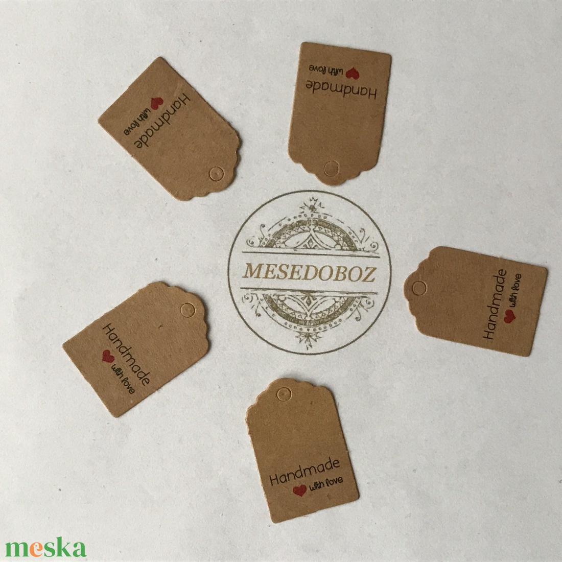 Kézzel készült, szeretettel címke, árcédula - Mesedoboz - művészet - címkék, gyufásdobozok - Meska.hu Kézzel készült, szeretettel címke, árcédula - Mesedoboz - művészet - címkék, gyufásdobozok - Meska.hu