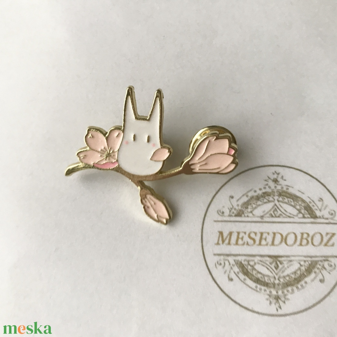 Cseresznyefavirág kismadárral - kitűző, bross   - Mesedoboz - ékszer - kitűző és bross - Meska.hu